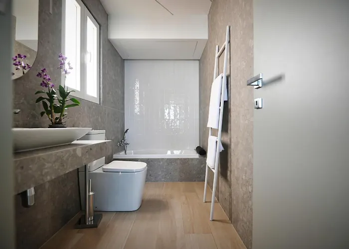 Cliff Edge In Apartment *