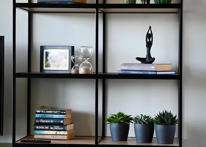 Cliff Edge In Apartment *