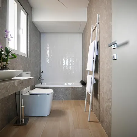 Cliff Edge In Apartman *