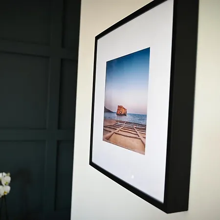 Cliff Edge In Apartment Xaghra