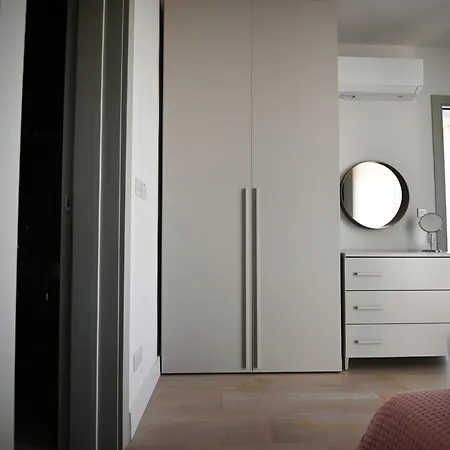 Cliff Edge In Apartment Xaghra