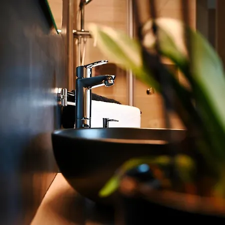 Cliff Edge In * 沙拉