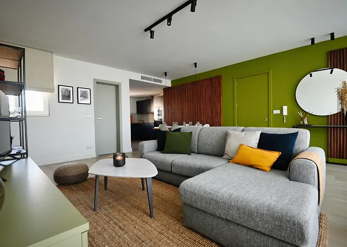 Cliff Edge In 沙拉