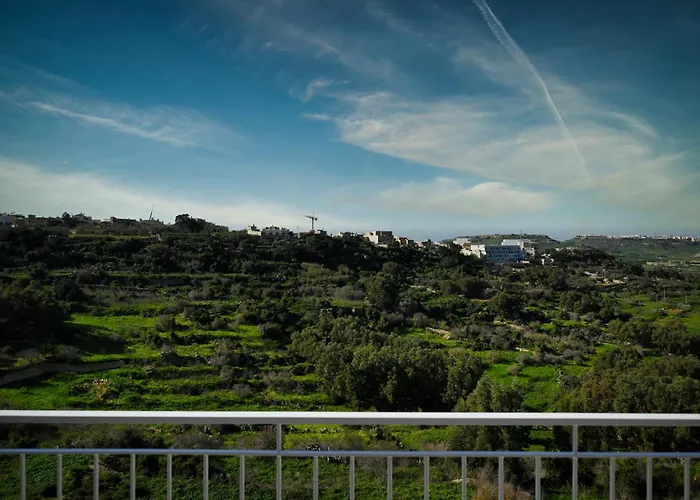 Cliff Edge In * 沙拉