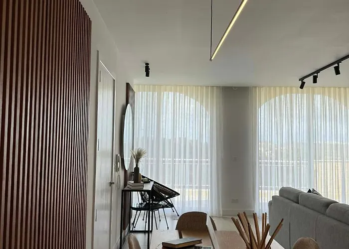 아파트 Cliff Edge In 자프라