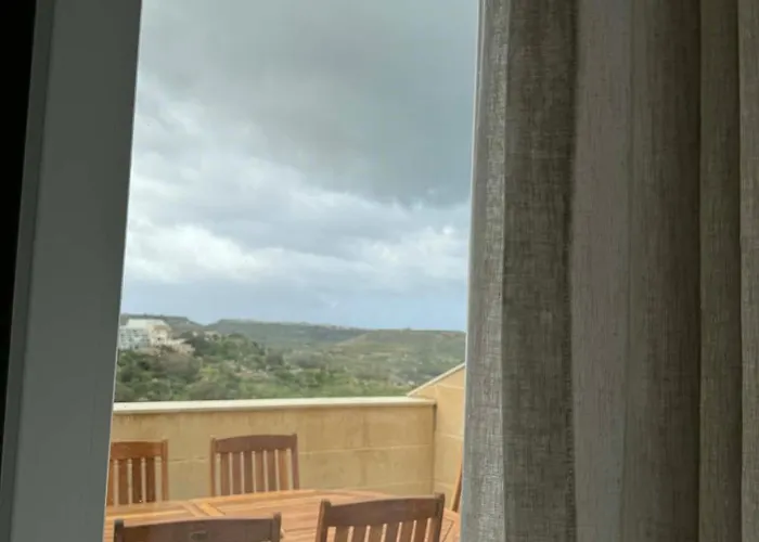 아파트 Cliff Edge In 자프라